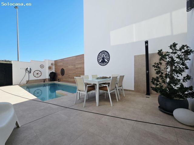 Villa adosada con piscina privada en Benijófar 290MVC Marco Villas inmobiliaria en Guardamar del
