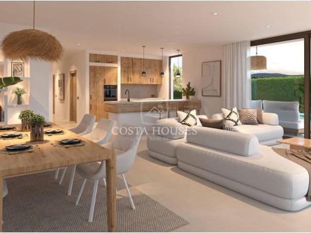 VILLA ADELA En venta CHALET ESTILO IBIZA con Vistas a la Montaña en Javea Xabia