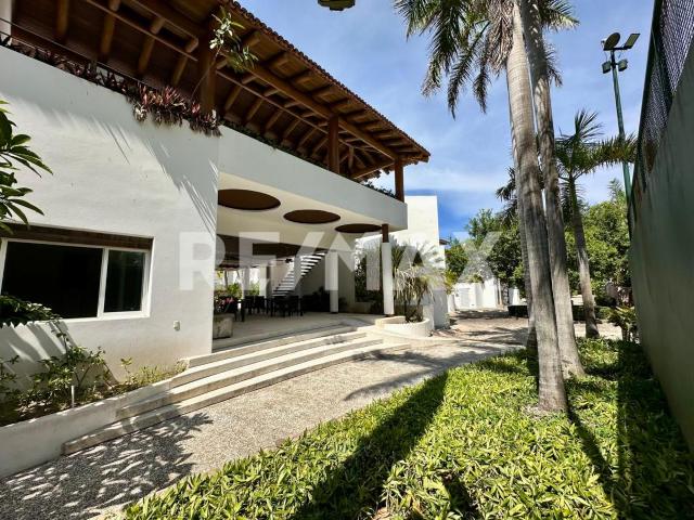 Villa amueblada en venta en Ixtapa, Zihuatanejo