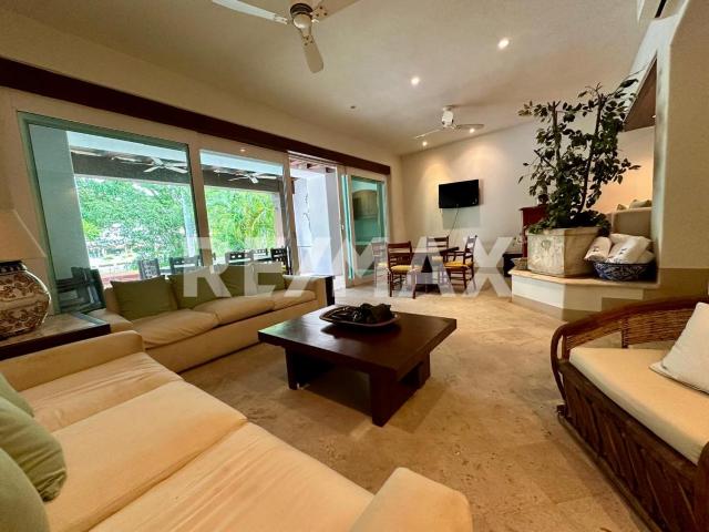 Villa amueblada en venta en Ixtapa, Zihuatanejo