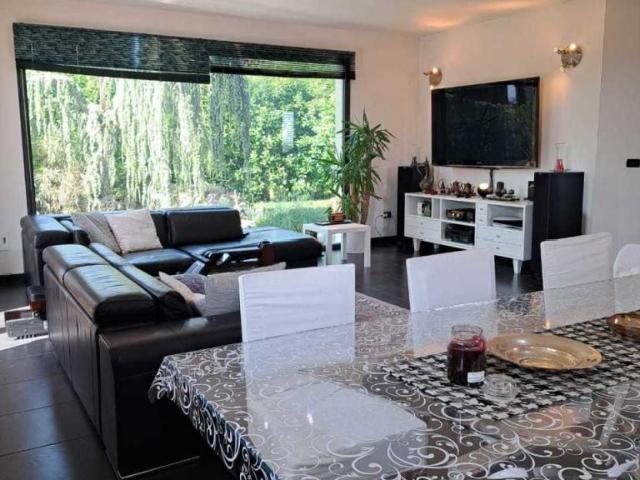 villa andreoli 8 vani 230mq