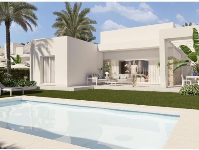 Villa Andros: Un oasis de tranquilidad en el corazón de La Finca Resort