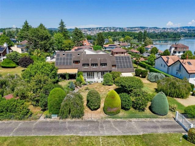 Villa angrenzend