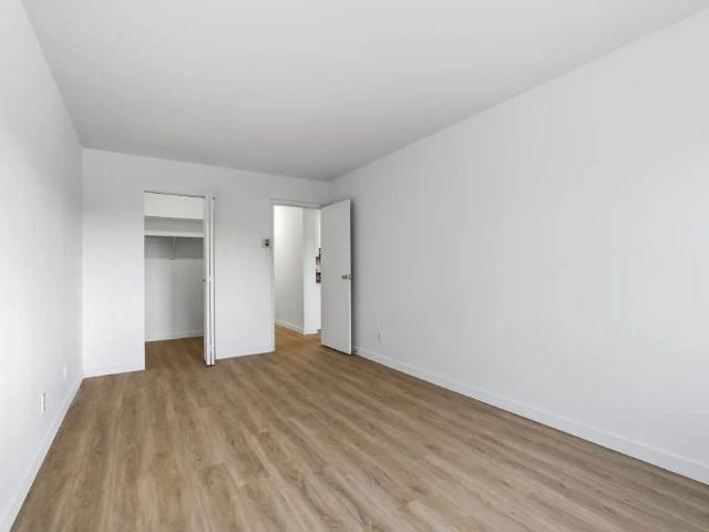 Villa Ariane — Stunning 4 ½ – just steps from Du Collège metro station – 1 month free – Available Dec. 1st