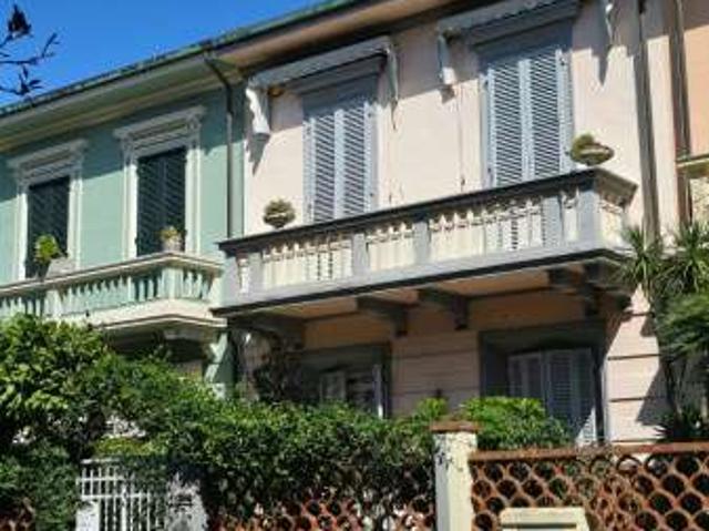 Villa arredata Viareggio