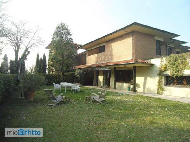 Villa arredata con terrazzo Colli