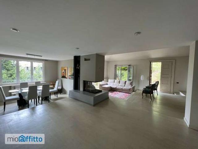 Villa arredata con terrazzo Como