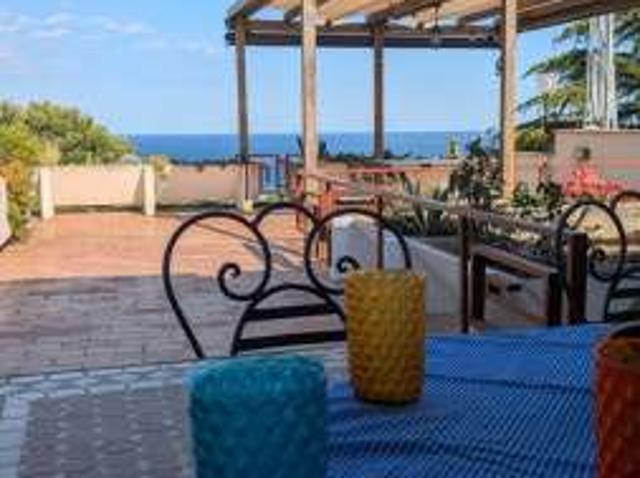 Villa arredata con terrazzo Costaraba