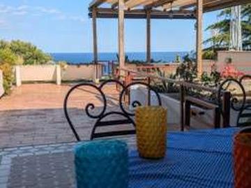 Villa arredata con terrazzo Costaraba