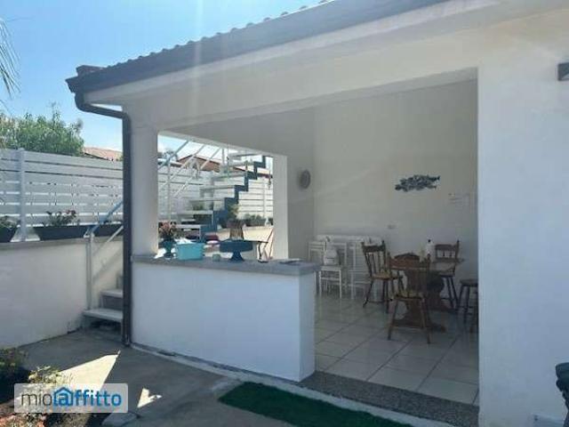 Villa arredata con terrazzo Campofelice Di Roccella