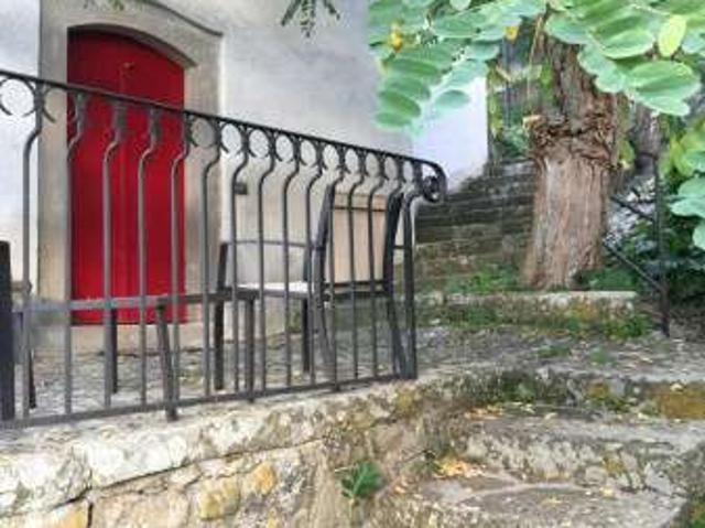 Villa arredata con terrazzo Castell'Umberto