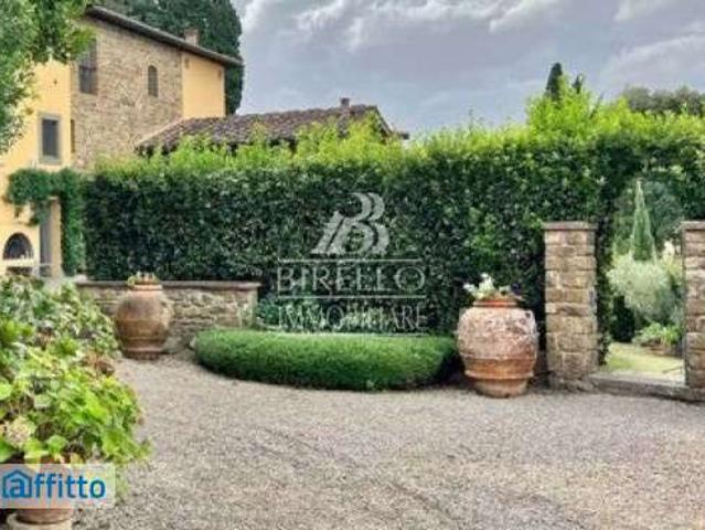 Villa arredata con terrazzo Centro storico