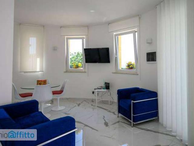 Villa arredata con terrazzo Centro