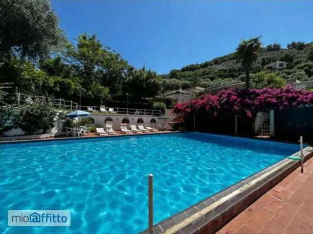 Villa arredata con terrazzo Centro