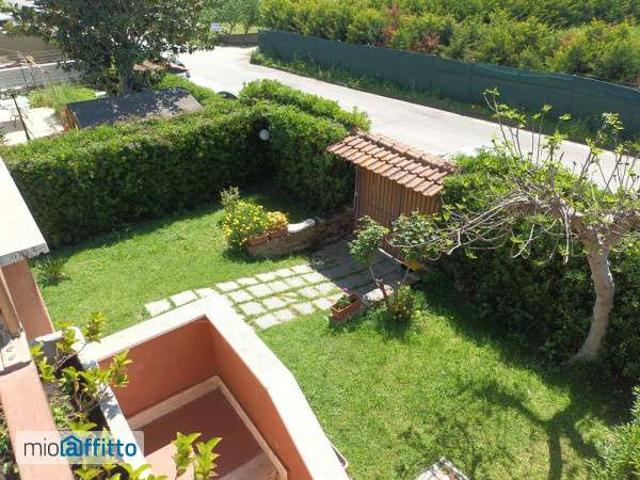 Villa arredata con terrazzo Centro