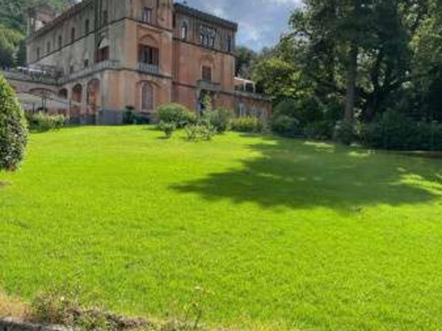 Villa arredata con terrazzo Centro