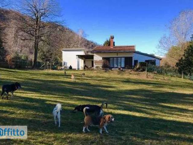 Villa arredata con terrazzo Centro