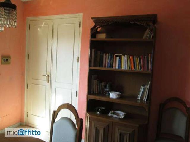 Villa arredata con terrazzo Centro