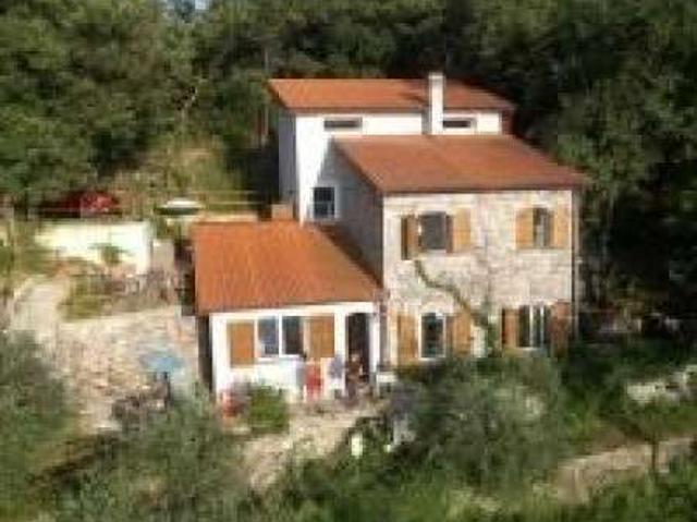 Villa arredata con terrazzo Centro