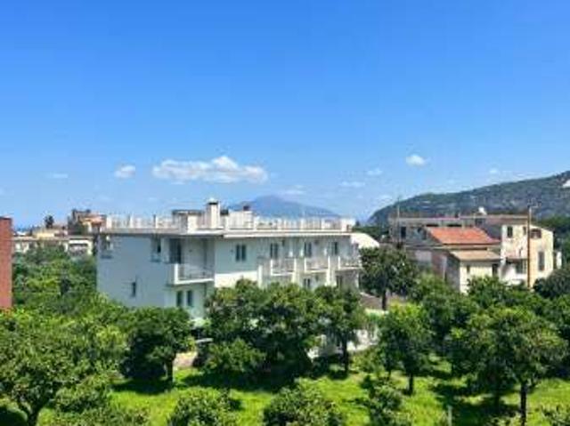 Villa arredata con terrazzo Centro