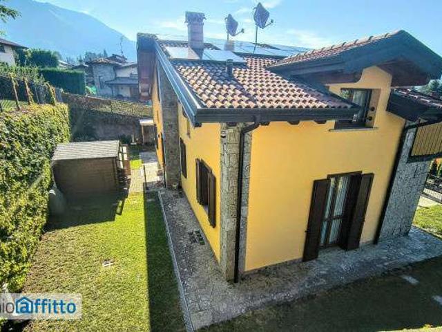Villa arredata con terrazzo Centro