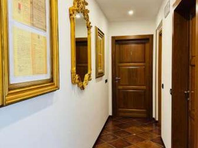 Villa arredata con terrazzo Centro