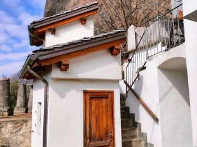 Villa arredata con terrazzo Centro