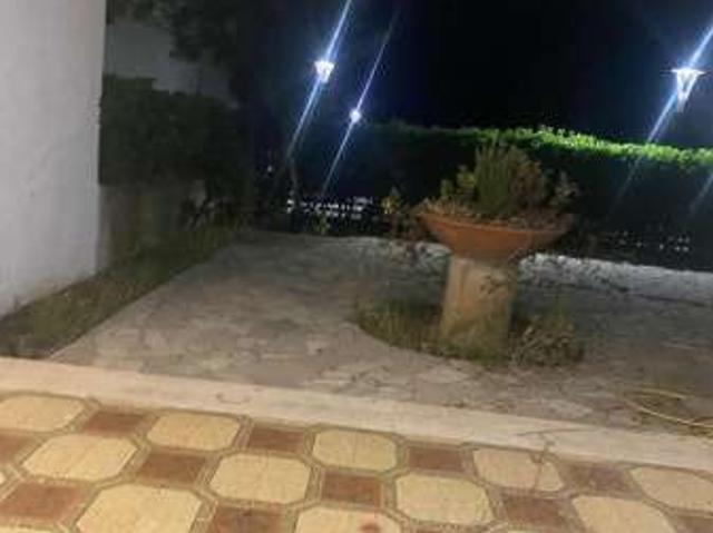 Villa arredata con terrazzo Centro