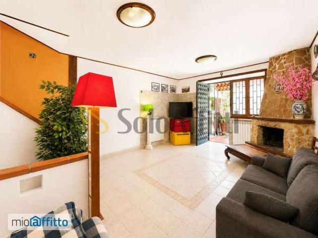 Villa arredata con terrazzo Chiaiano