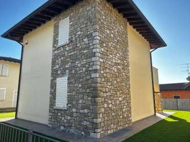 Villa arredata con terrazzo Crociale