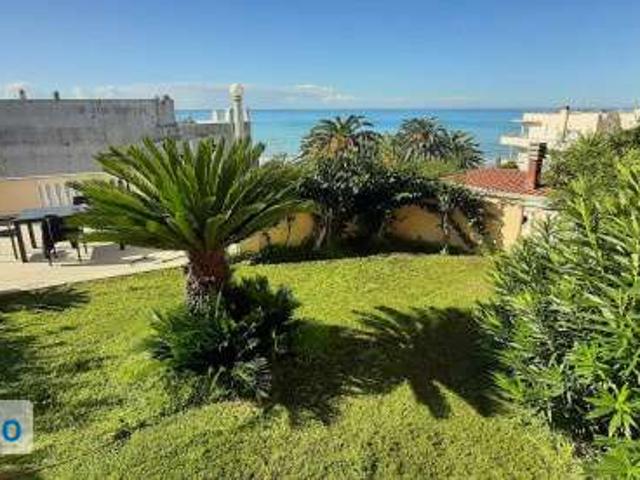 Villa arredata con terrazzo Anzio