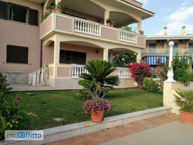 Villa arredata con terrazzo Anzio
