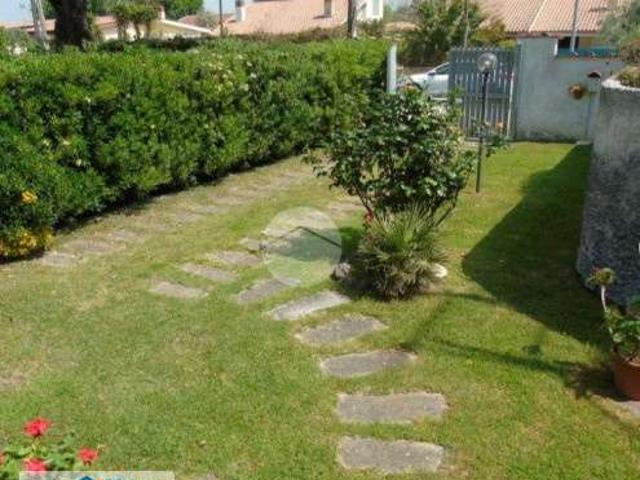 Villa arredata con terrazzo Ardea