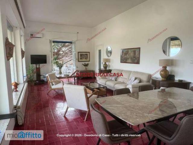 Villa arredata con terrazzo Arenella