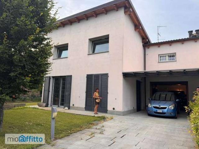 Villa arredata con terrazzo Borgonuovo