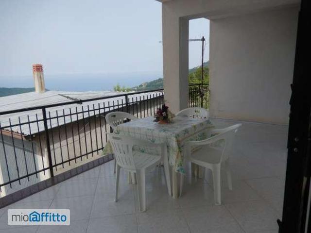 Villa arredata con terrazzo Belmonte Calabro
