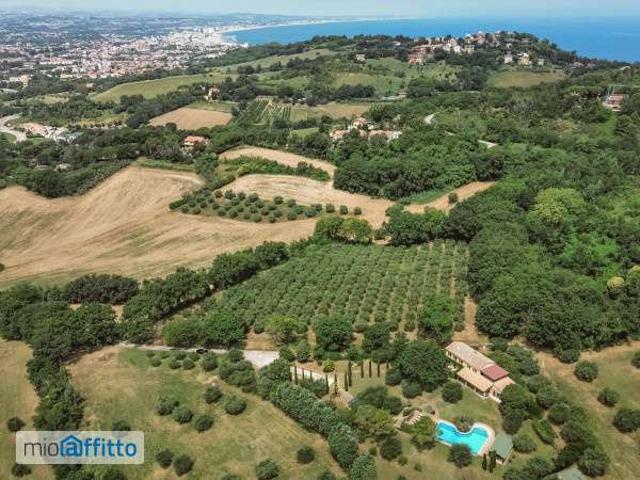 Villa arredata con terrazzo Gabicce Mare