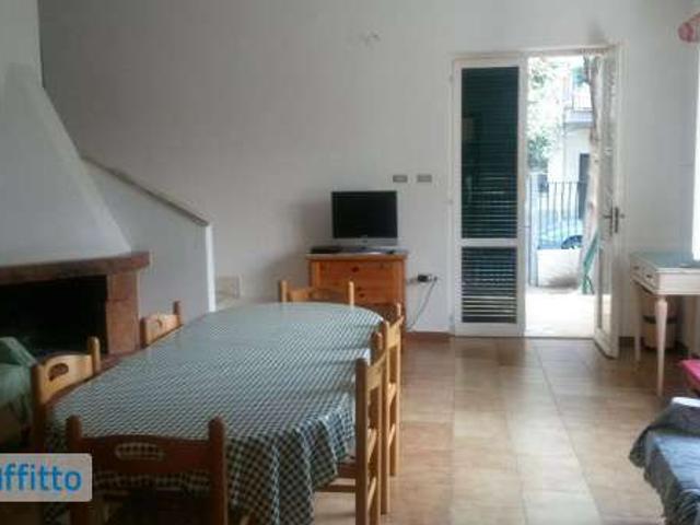 Villa arredata con terrazzo Fossa solfara mare