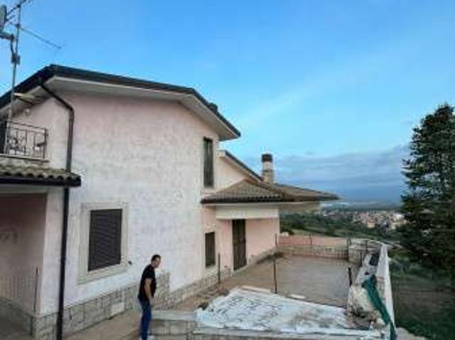 Villa arredata con terrazzo Fiano Romano