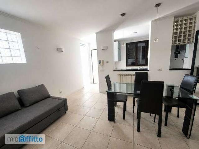 Villa arredata con terrazzo Infernetto, axa, casal palocco, madonnetta a roma