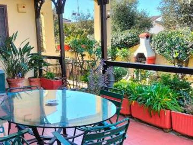 Villa arredata con terrazzo Infernetto, axa, casal palocco, madonnetta a roma