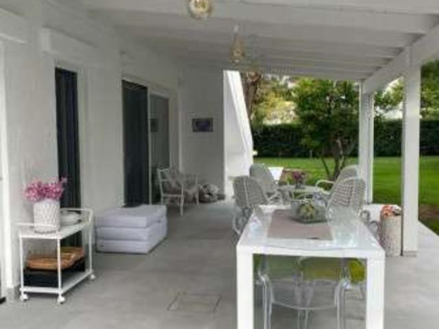 Villa arredata con terrazzo Ostuni costa
