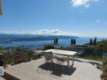 Villa arredata con terrazzo La Spezia