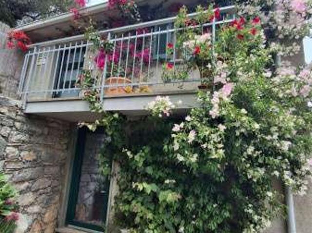 Villa arredata con terrazzo La Spezia