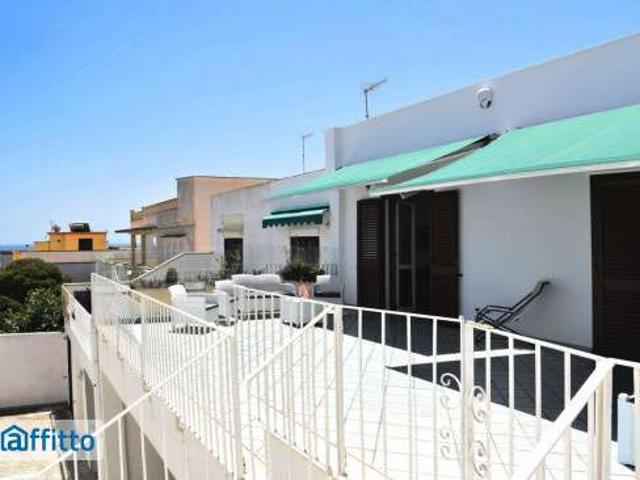 Villa arredata con terrazzo Leuca