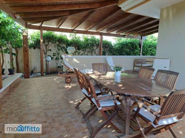 Villa arredata con terrazzo Leporano marina