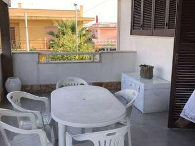 Villa arredata con terrazzo Leporano marina