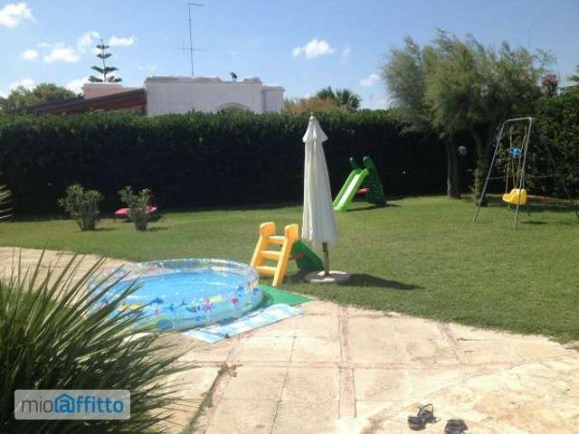 Villa arredata con terrazzo Mola Di Bari