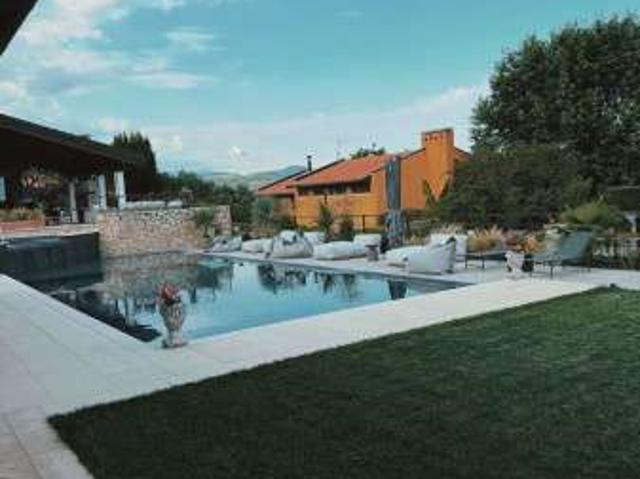 Villa arredata con terrazzo Monticelli fontana