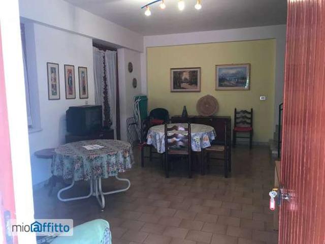 Villa arredata con terrazzo Marina